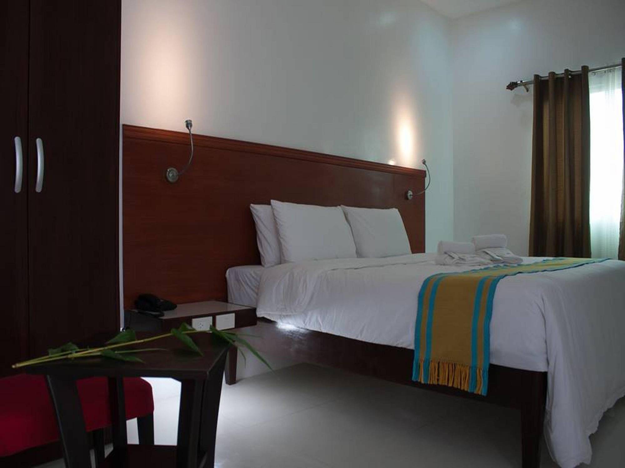 Viven Hotel Laoag Dış mekan fotoğraf