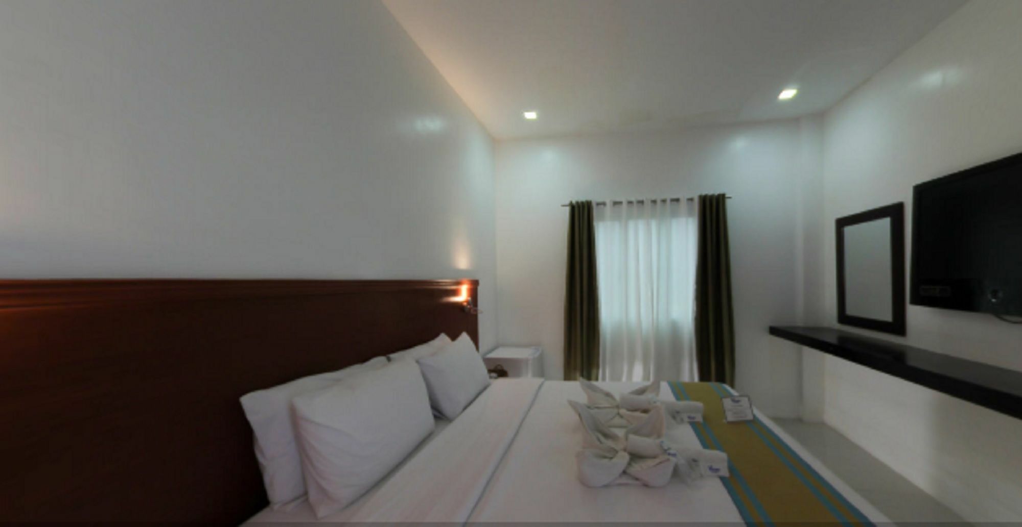 Viven Hotel Laoag Dış mekan fotoğraf