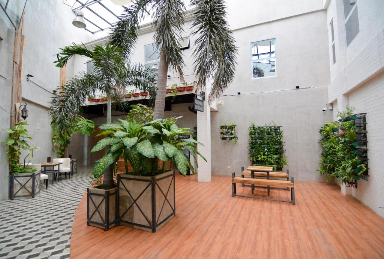 Viven Hotel Laoag Dış mekan fotoğraf