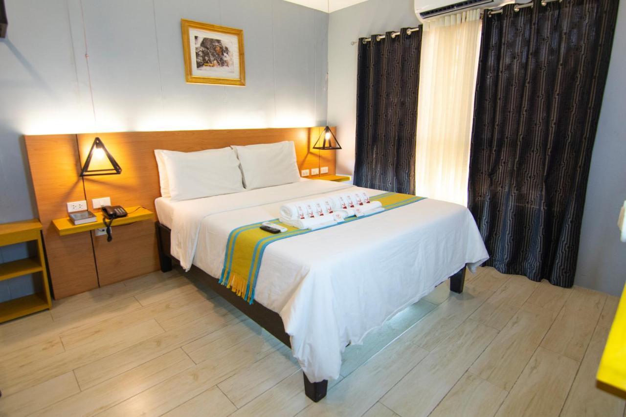 Viven Hotel Laoag Dış mekan fotoğraf